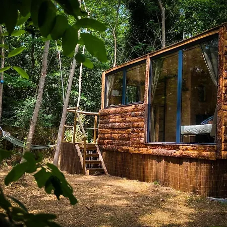 Domek alpejski Insolite Le Coin Du Bucheron